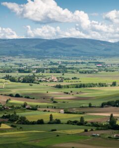 Llanada Alavesa desde el Monte Olárizu (Vitoria, País Vasco). Fuente: Basotxerri (Wikimedia Commons).